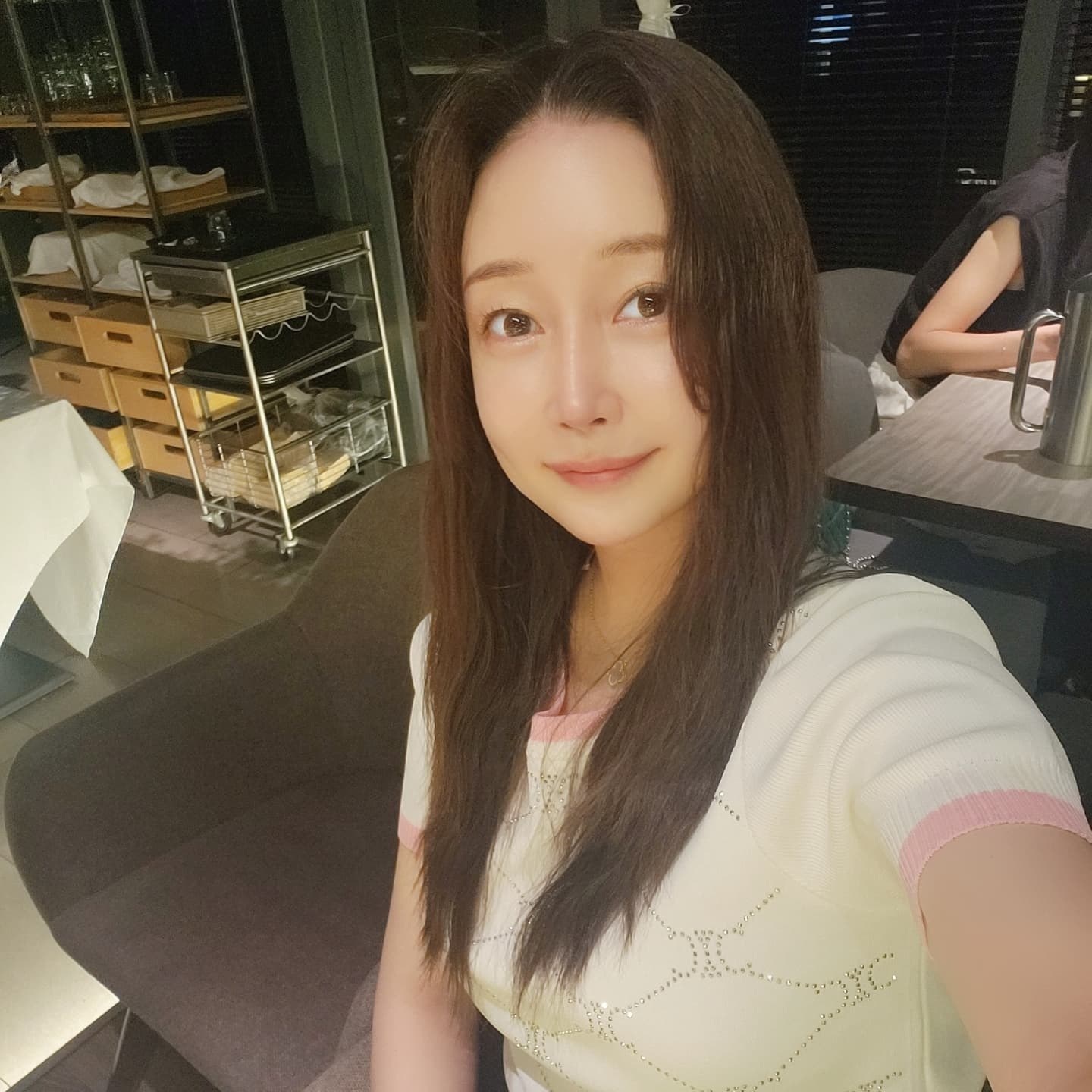 A1107 照片925张 视频91个 韩国 成熟气质少妇 自拍较多 户外日常 美食 居家日常 生活场景丰富 曝光度低 粉丝数3000+
