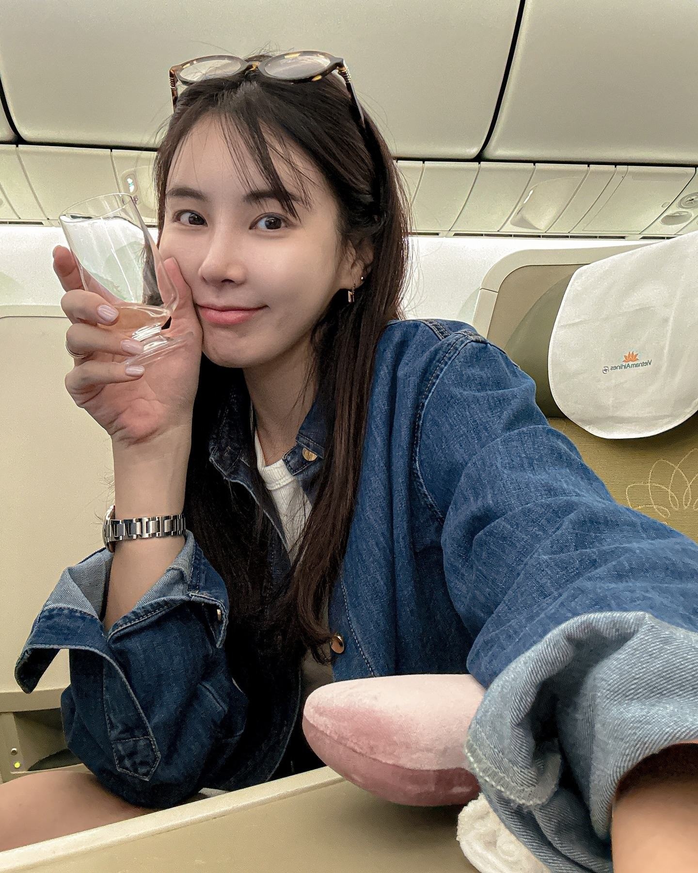 A1117 照片2638张 视频239个 韩国 美食 户外日常 居家日常 酒店度假 豪宅 高尔夫 宝妈 亲子 生活场景丰富 曝光度低 粉丝数5000+